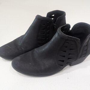 Soda CHANCE Womens Perforated Cut Out Stacked Block Heel Ankle Booties